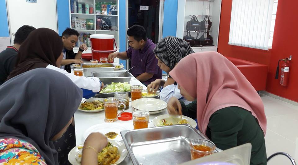 15822878_374757596211088_6667166328995720271_n